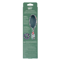 Wet Brush Frosty detangler kit back card with green panel and snowman artwork.