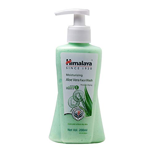 Green aloe vera face wash bottle with white pump, 200 ml, front label