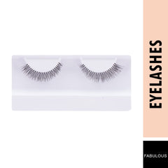 3D studio effect false eyelashes with curved wispy lashes on tray