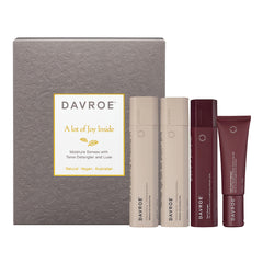 Moisture Senses luxe treatment set with four Davroe tubes and outer gift box