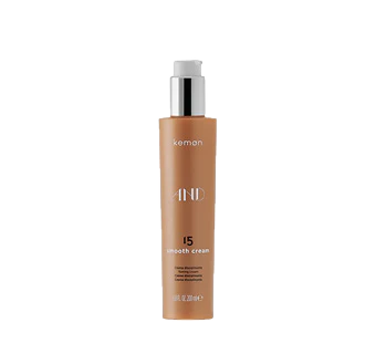 Kemøn 15 smooth cream bottle, clear pump, cream-colored liquid