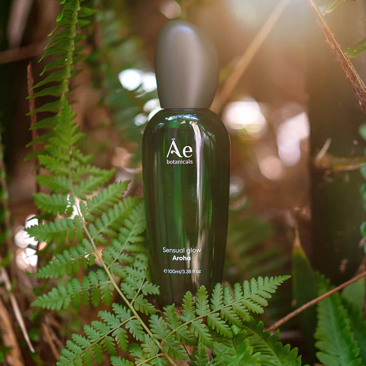 Āe Botanicals Sensual Glow oil, green glass bottle with silver cap