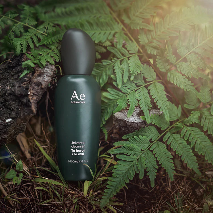 Universal cleanser bottle, dark green squeeze bottle with Ae logo, 100 ml.